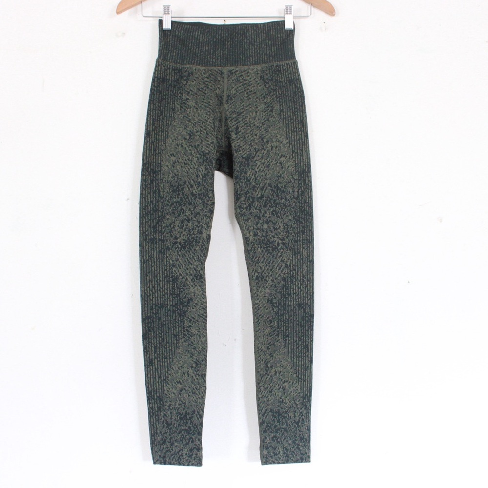 Lululemon Ebb to Train Super High Rise Tight 25”